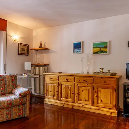 Appartamento Le Ginestre - Relax E Vista Montagna - Cour 0248