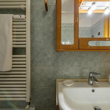 Le Ginestre - Relax E Vista Montagna - Cour 0248 Appartamento